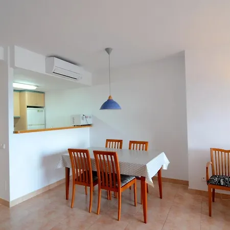 Appartement Port E 202 *